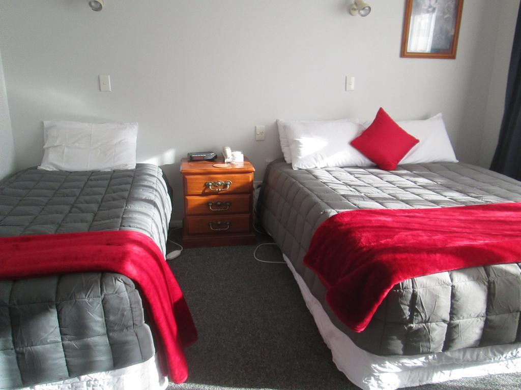 Awatea Park Motel Палмерстон-Норт Экстерьер фото